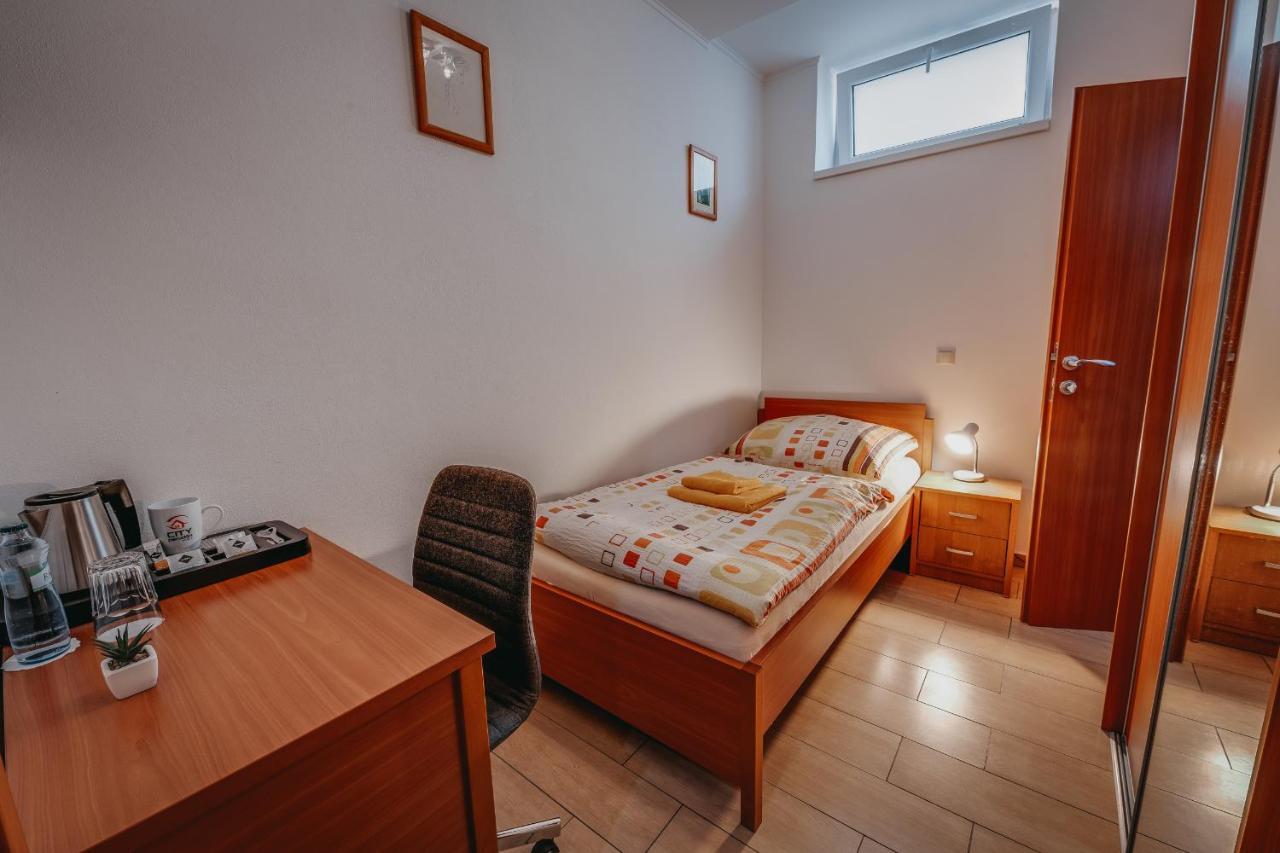 City Penzion Hotell Košice Eksteriør bilde