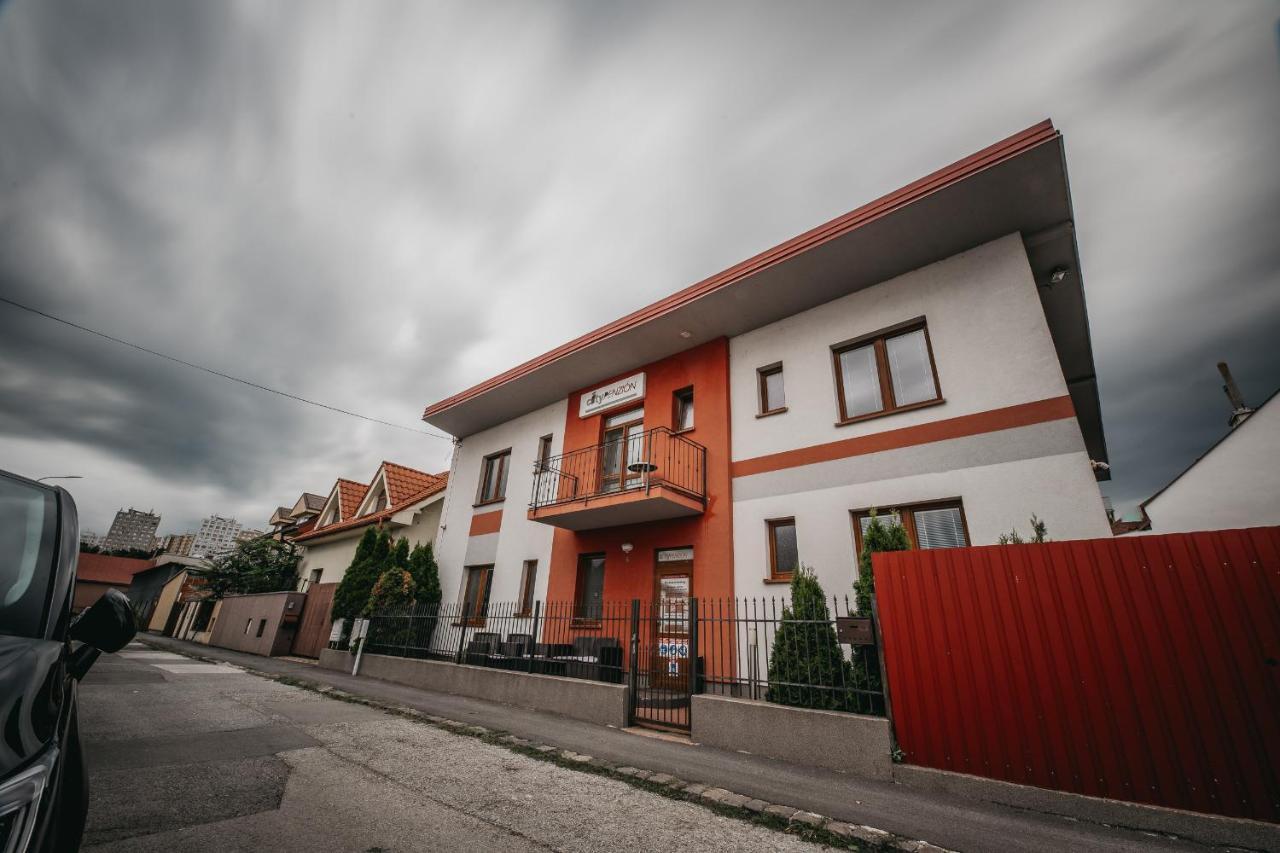 City Penzion Hotell Košice Eksteriør bilde